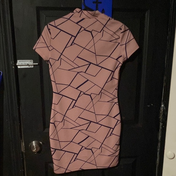 SHEIN Mauve and Black Geometric Mini Dress - Picture 2 of 2